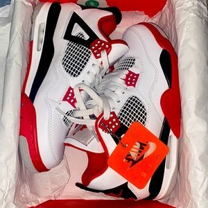 Air Jordan 4s Fire Reds